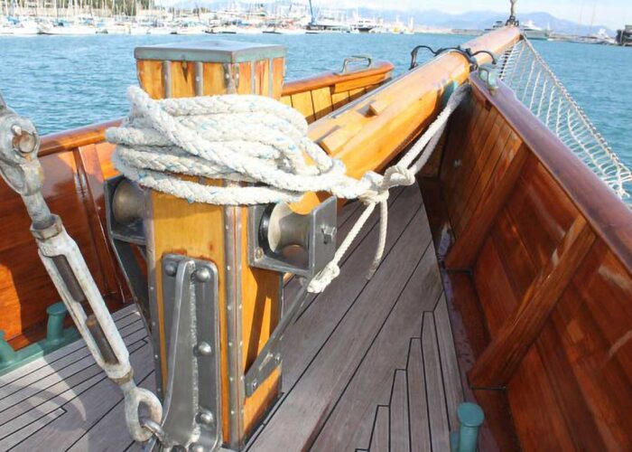 Thendara Classic Yacht For Sale - Bowsprint